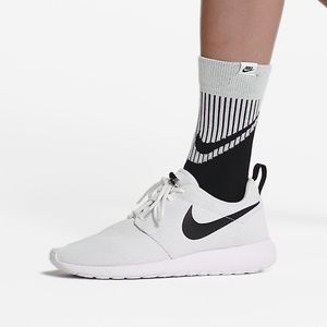 Nike Roshe One Women’s Size 6.5